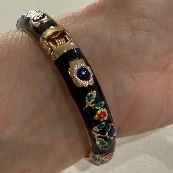 JUI LONG XING Vintage 1990s Bangle Bracelet - Picture 2 of 7